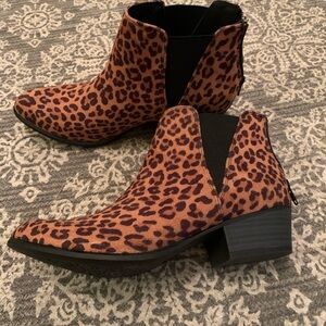Esprit Leopard Print Ankle Boots
